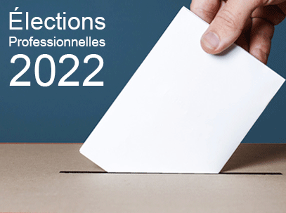 Main déposant un bulletin dans une urne avec la mention élections professionnelles 2022